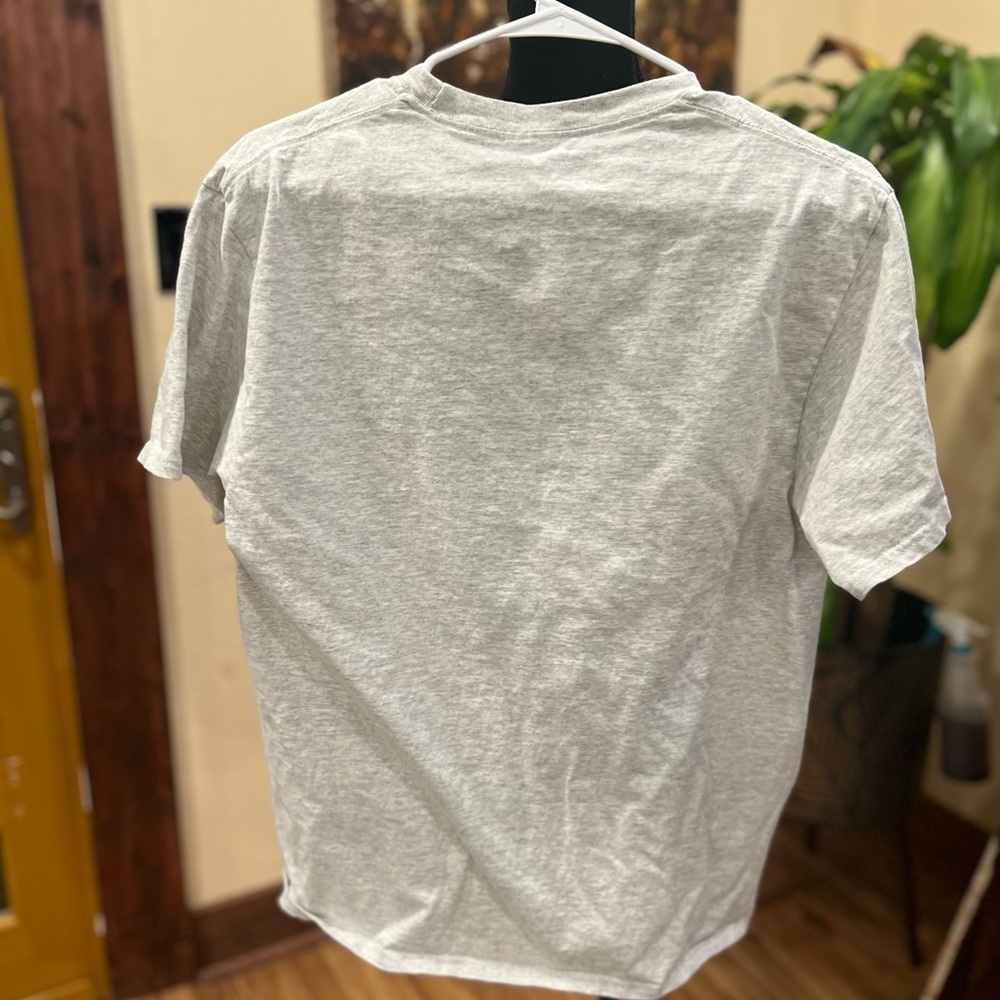 Devil’s Tower Wyoming t-shirt size medium in GUC - Picture 4 of 4